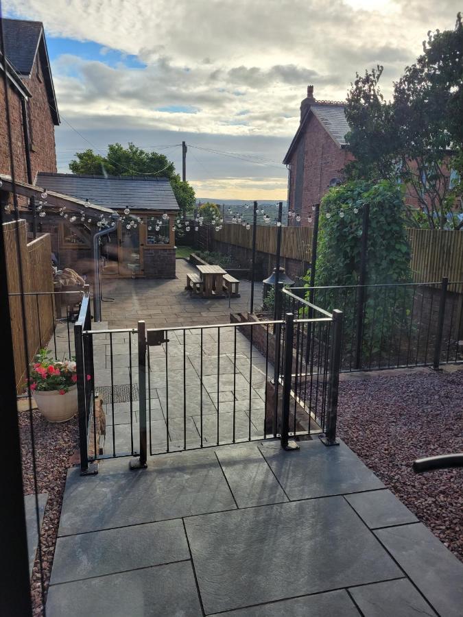 Forest Cedar Lodge, Forest Of Dean Cinderford Exterior foto